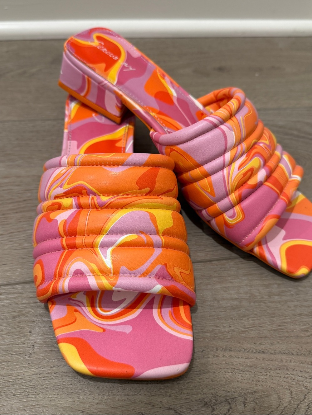 Circus by Sam Edelman Pink & Orange Swirl Padded Slide Mules